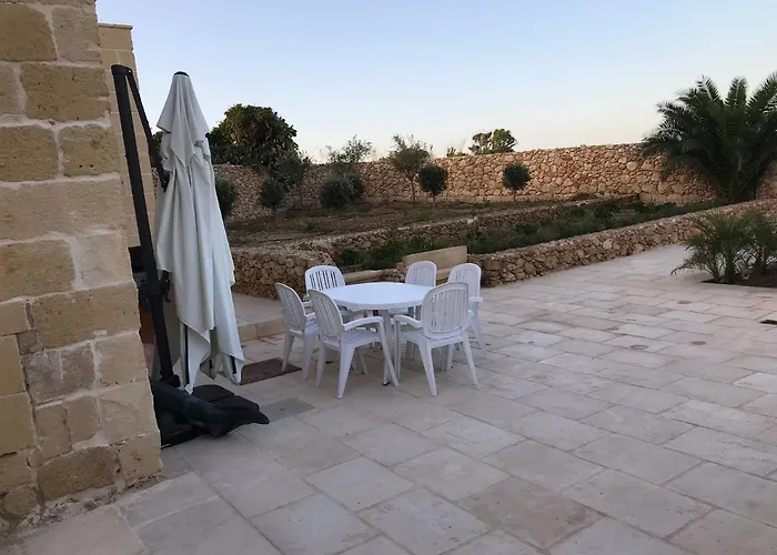 Beautifully Converted In Gozo With Large Pool And Outdoor Area Nyaraló Għarb