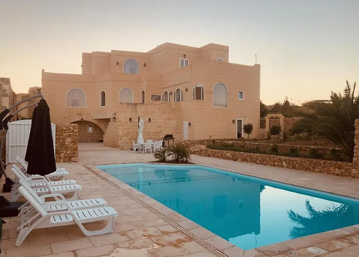 Beautifully Converted In Gozo With Large Pool And Outdoor Area