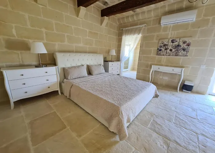 Nyaraló Beautifully Converted In Gozo With Large Pool And Outdoor Area