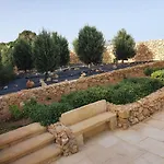 Beautifully Converted In Gozo With Large Pool And Outdoor Area 度假居 Għarb