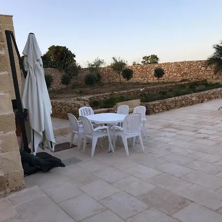 Beautifully Converted In Gozo With Large Pool And Outdoor Area Dom wakacyjny Għarb