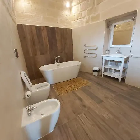 Beautifully Converted In Gozo With Large Pool And Outdoor Area Dom wakacyjny