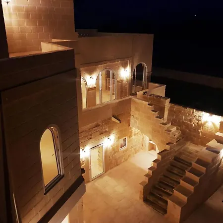 Vakantiehuis Beautifully Converted In Gozo With Large Pool And Outdoor Area
