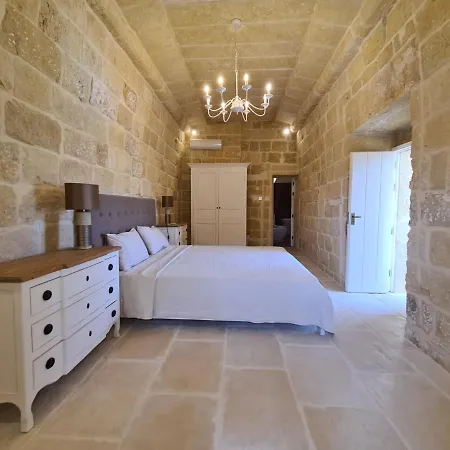 Beautifully Converted In Gozo With Large Pool And Outdoor Area