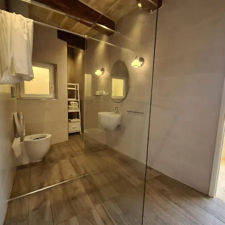 Beautifully Converted In Gozo With Large Pool And Outdoor Area *