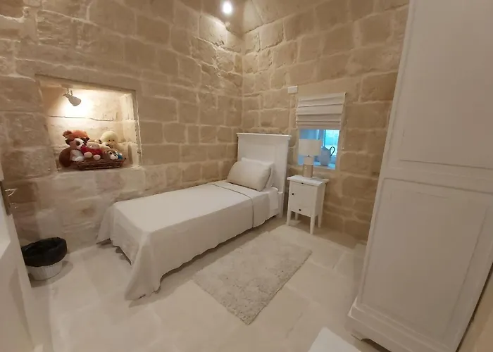 Beautifully Converted In Gozo With Large Pool And Outdoor Area * Għarb
