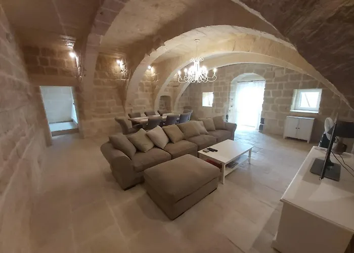 Nyaraló Beautifully Converted In Gozo With Large Pool And Outdoor Area