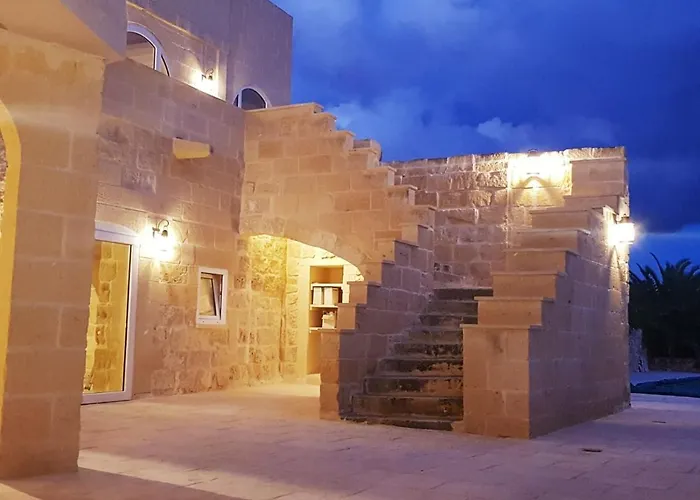 Beautifully Converted In Gozo With Large Pool And Outdoor Area * Għarb