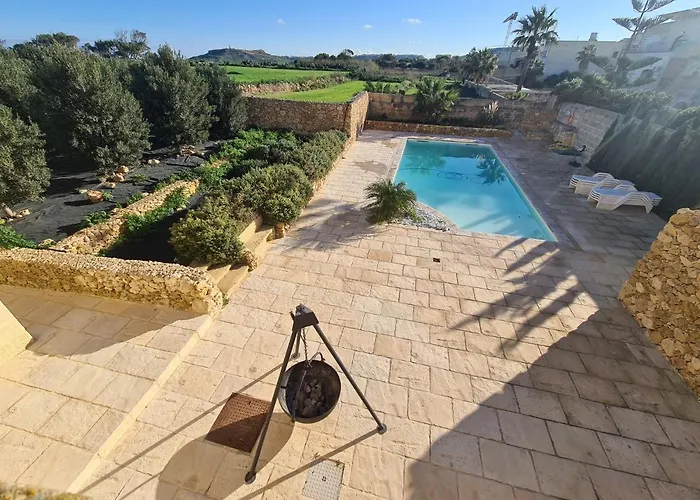 Beautifully Converted In Gozo With Large Pool And Outdoor Area Nyaraló *