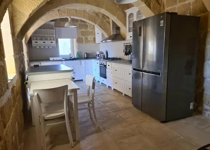 Beautifully Converted In Gozo With Large Pool And Outdoor Area Għarb